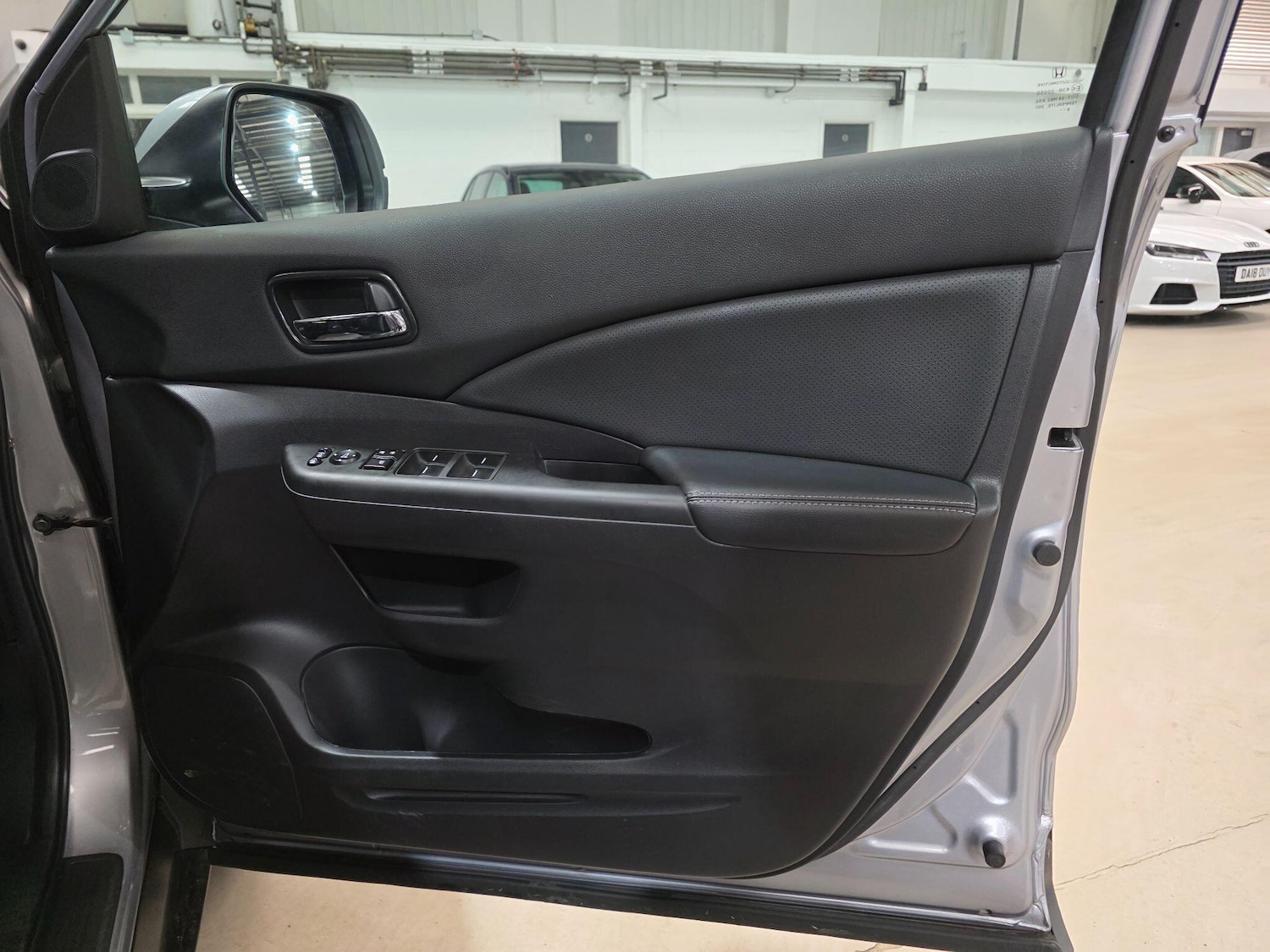 Used Honda CR-V 2018 for sale - 76701404: Photo 12