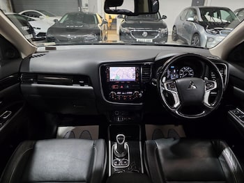 Used Mitsubishi Outlander 2017 for sale - 77723094: Photo