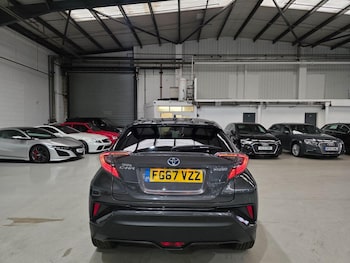 Used Toyota C-HR 2017 for sale - 75757086: Photo