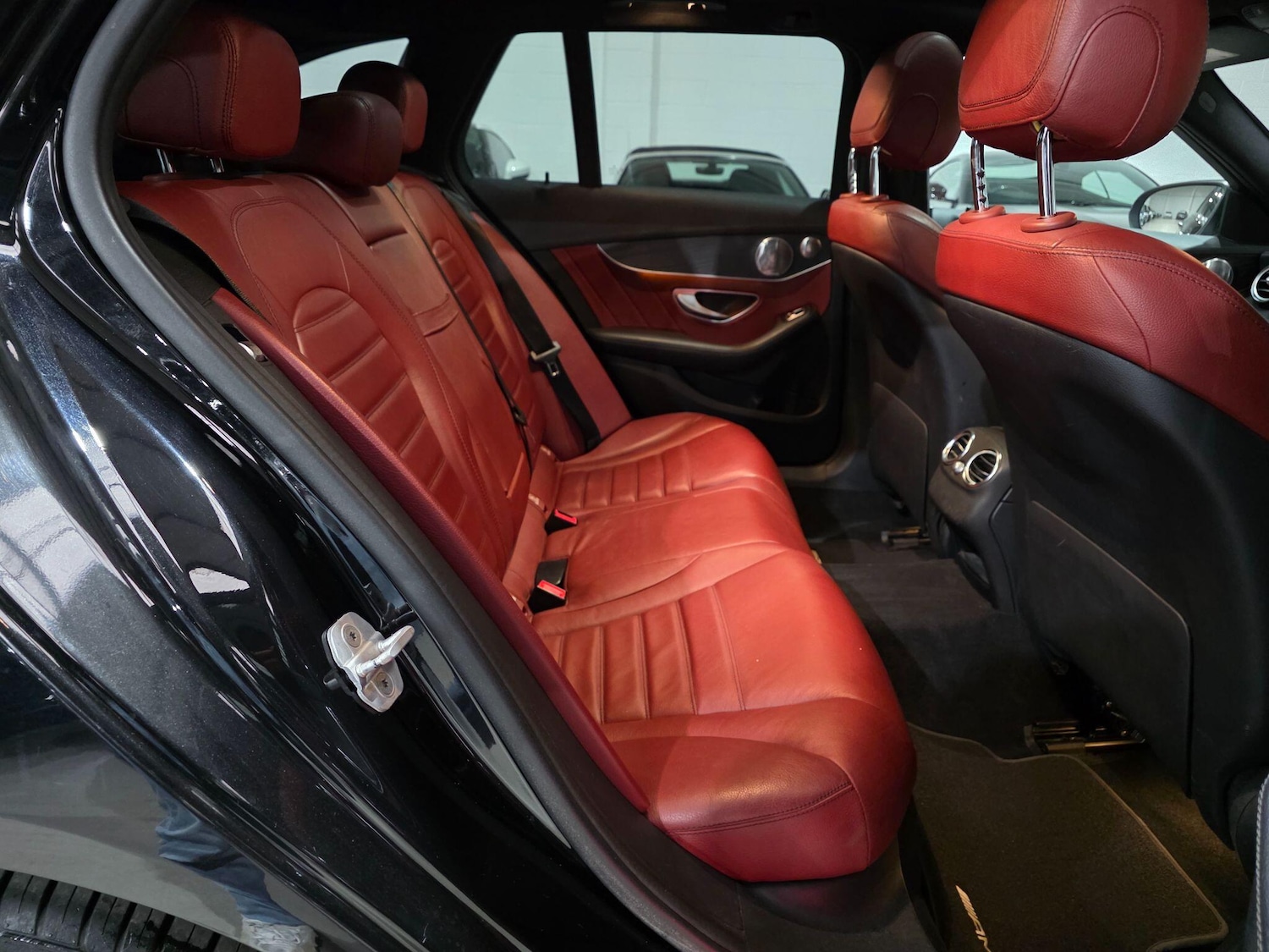 Used Mercedes-Benz C-Class 2015 for sale - 76059230: Photo 26