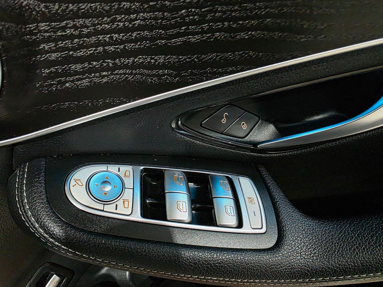 Used Mercedes-Benz GLC 2019 for sale - 77015845: Photo 18