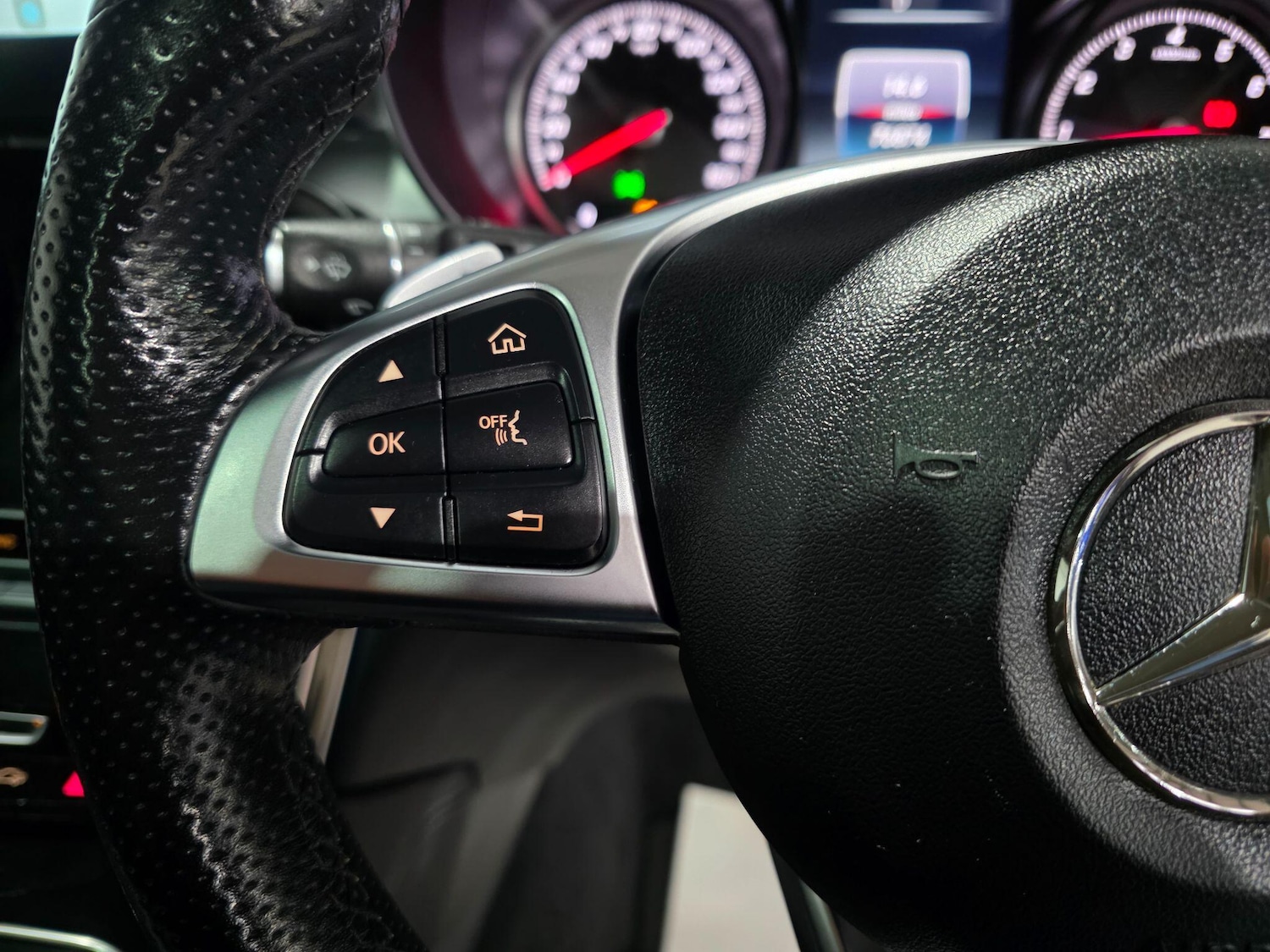 Used Mercedes-Benz GLC 2019 for sale - 77015845: Photo 22