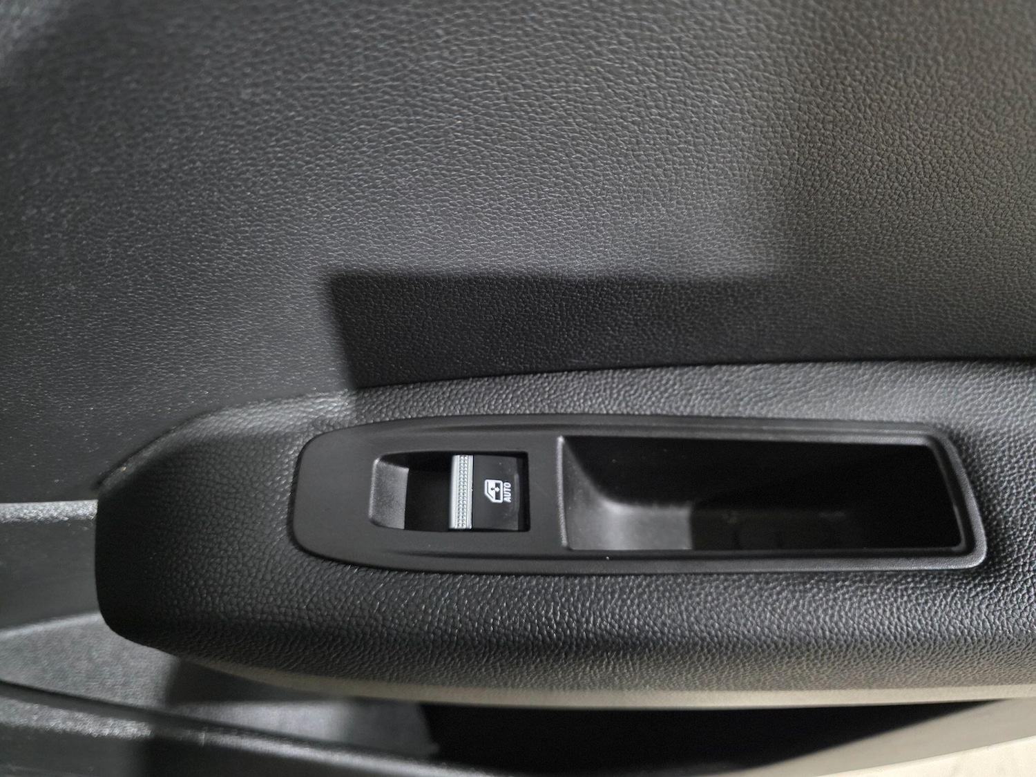 Used Renault Captur 2024 for sale - 77175960: Photo 21