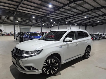 Used Mitsubishi Outlander 2017 for sale - 76887173: Photo