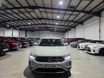 Used Volkswagen T-Roc 2022 for sale - 76592081: Photo