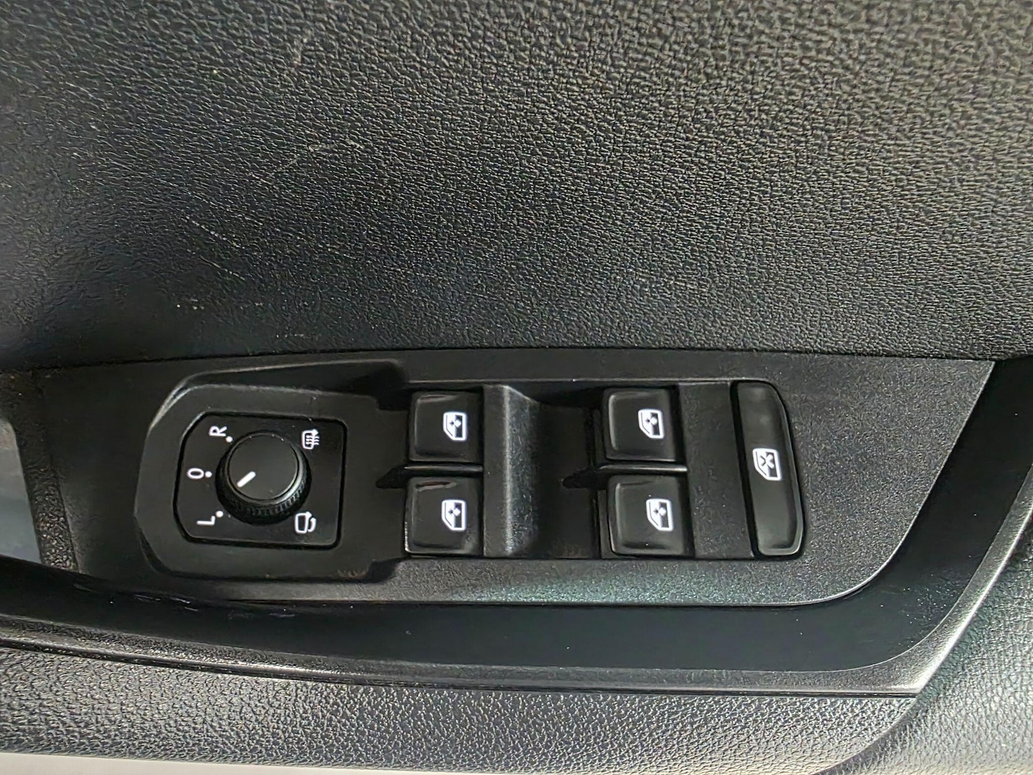 Used Skoda Karoq 2021 for sale - 76991881: Photo 15