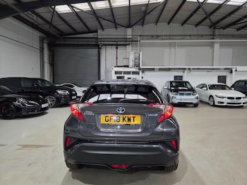 Used Toyota C-HR 2018 for sale - 77823954: Photo