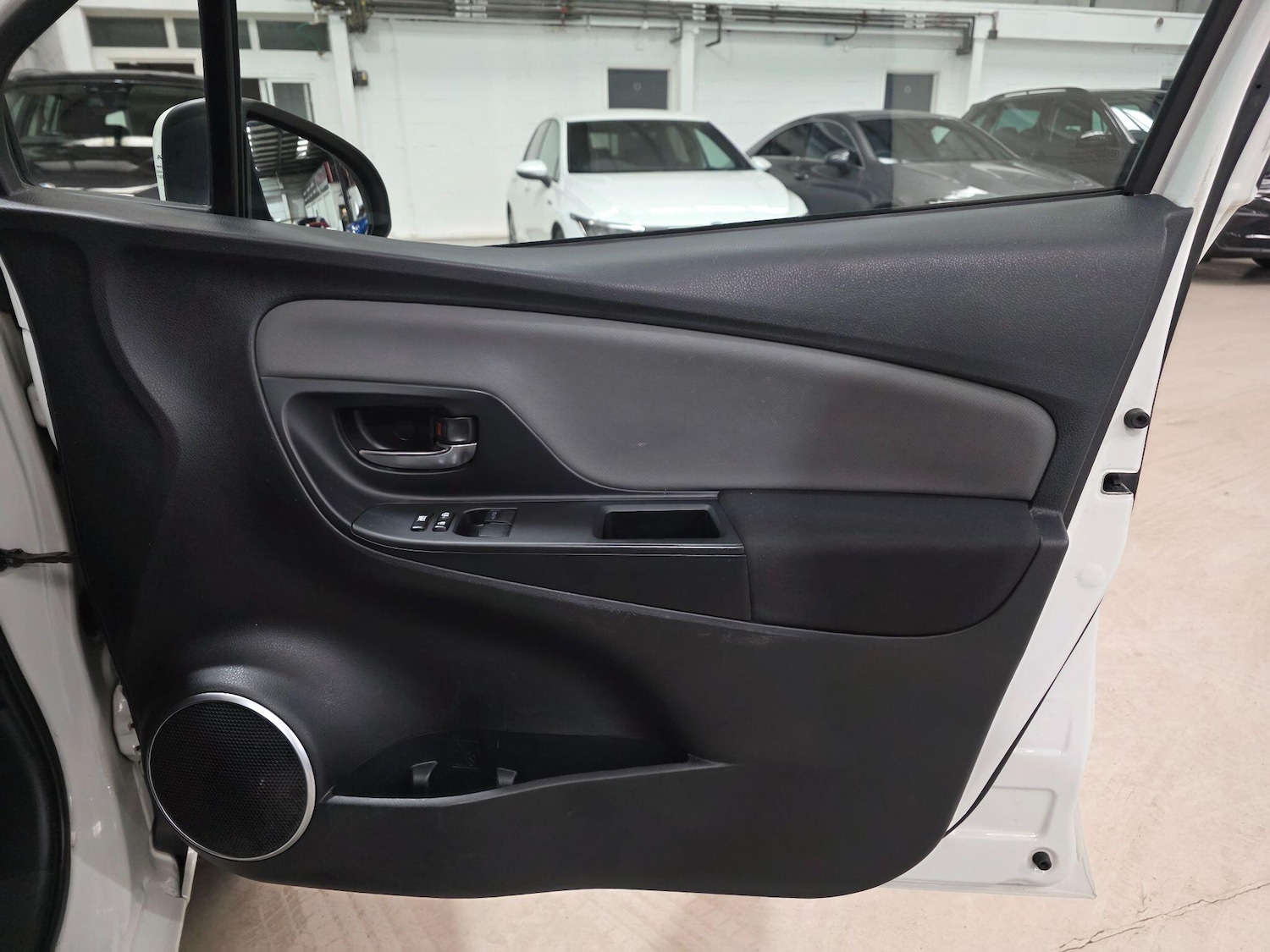 Used Toyota Yaris 2015 for sale - 76283180: Photo 11