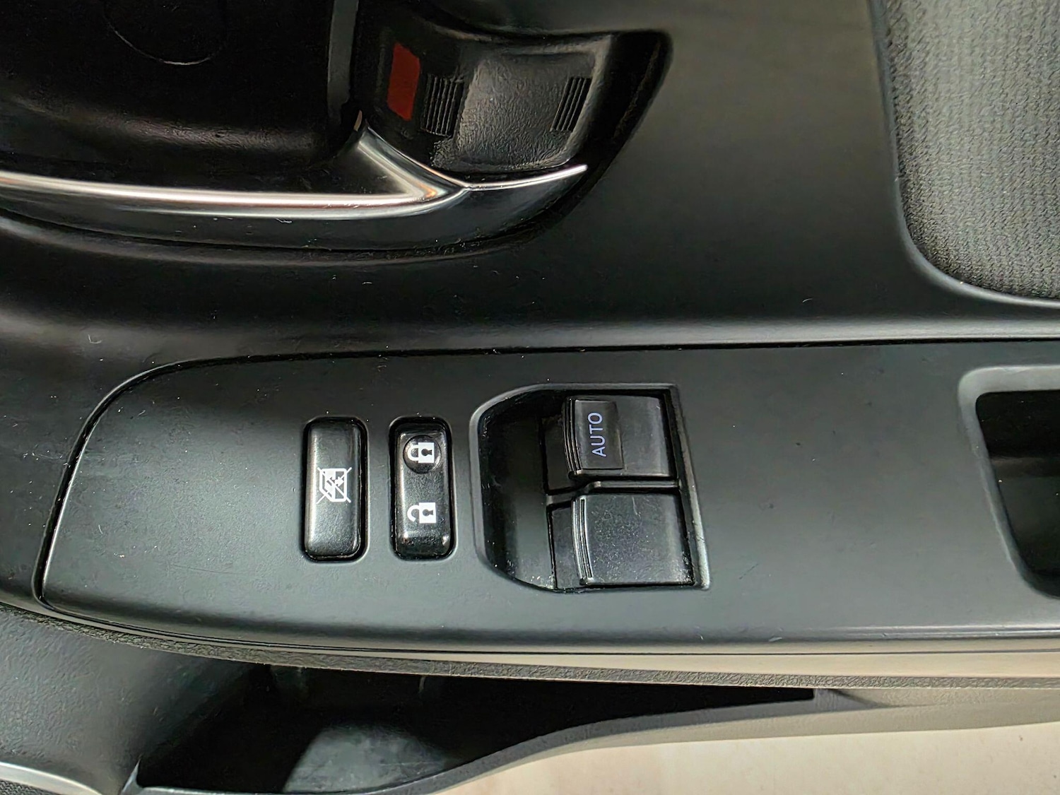 Used Toyota Yaris 2015 for sale - 76283180: Photo 12