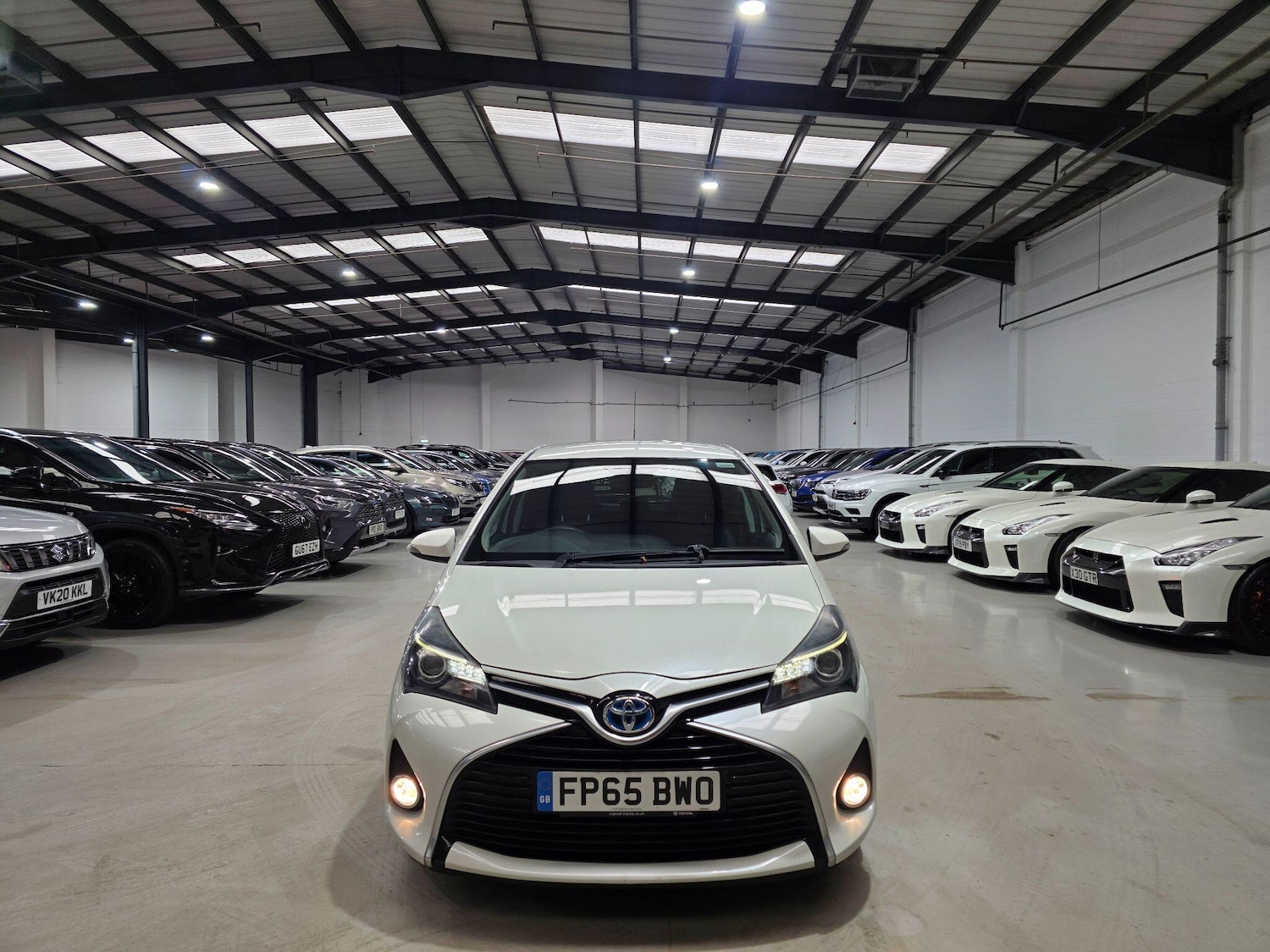 Used Toyota Yaris 2015 for sale - 76283180: Photo 2