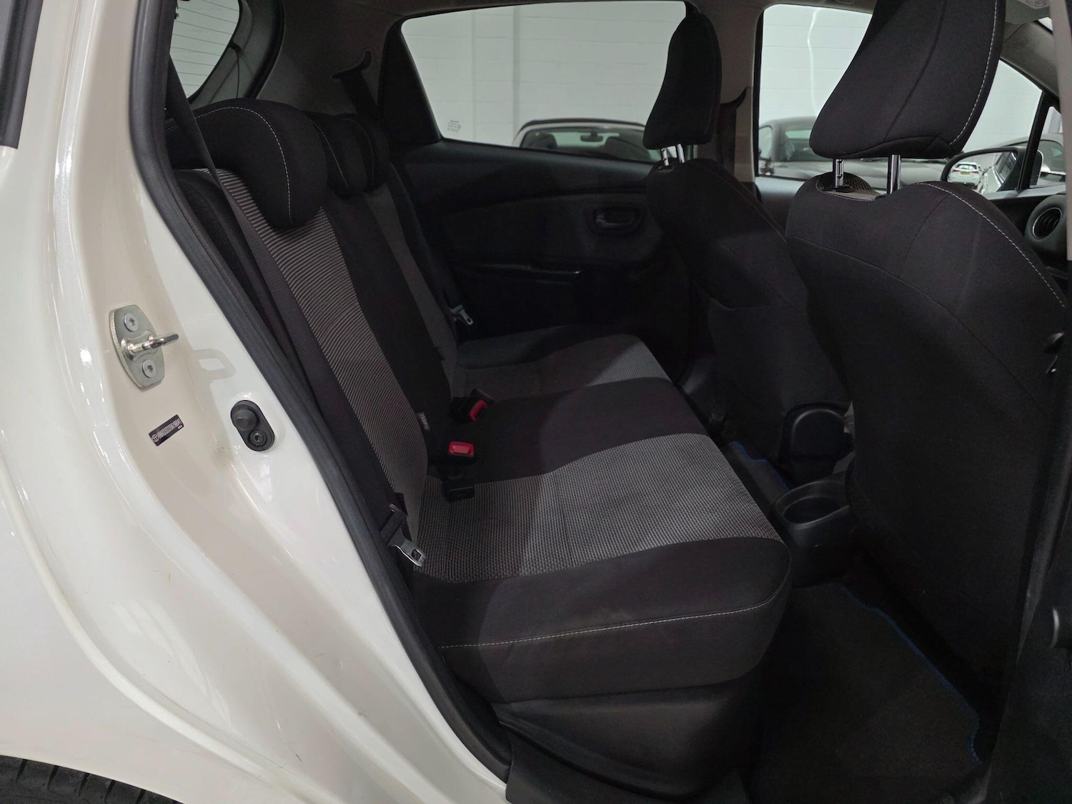 Used Toyota Yaris 2015 for sale - 76283180: Photo 20