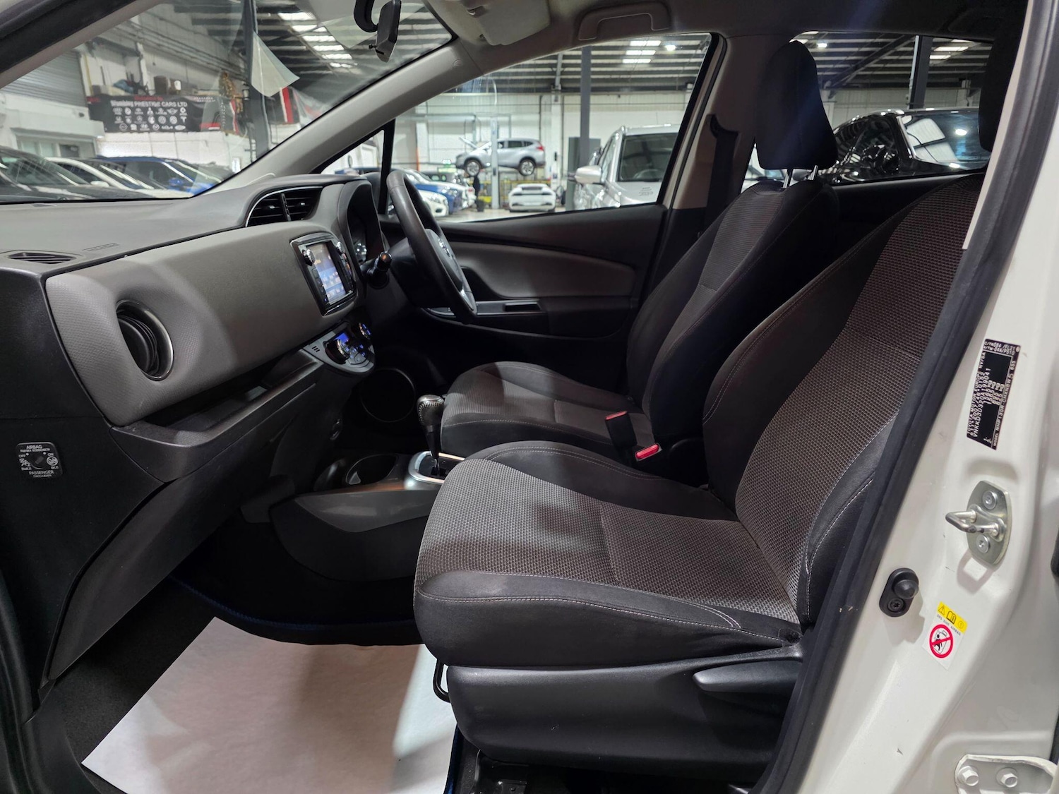 Used Toyota Yaris 2015 for sale - 76283180: Photo 22