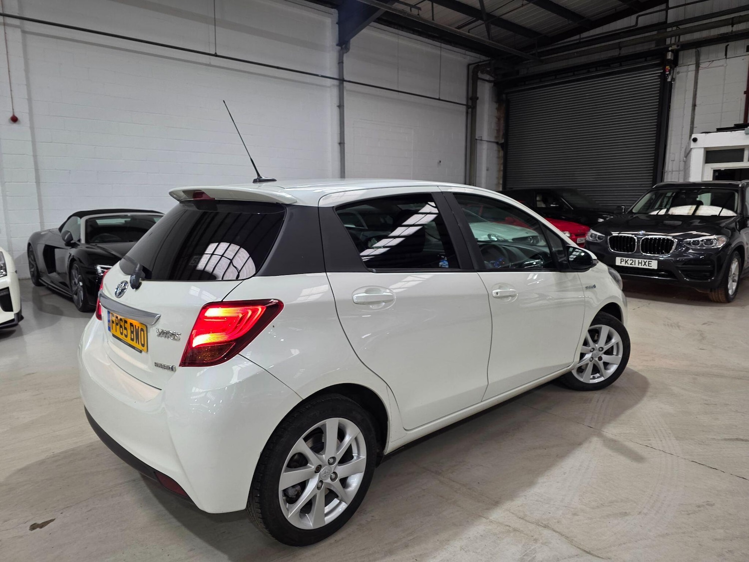Used Toyota Yaris 2015 for sale - 76283180: Photo 23