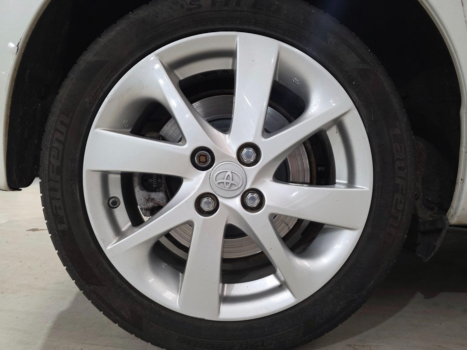Used Toyota Yaris 2015 for sale - 76283180: Photo 26