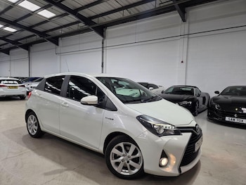 Used Toyota Yaris 2015 for sale - 76283180: Photo