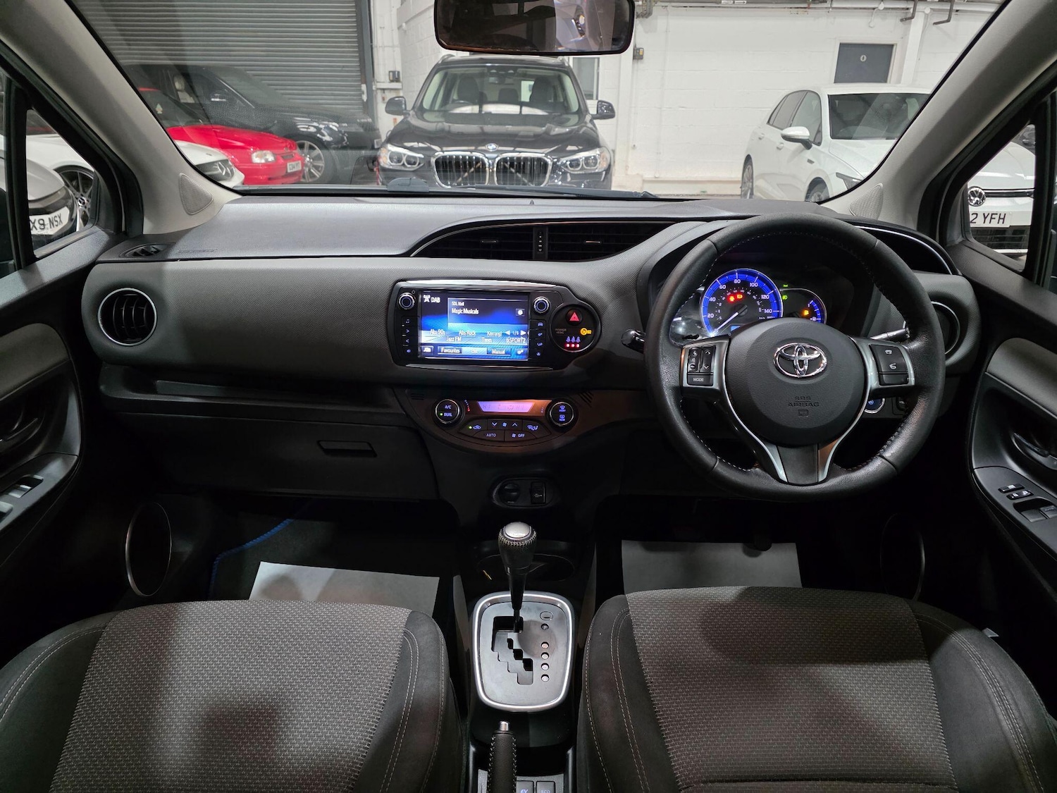Used Toyota Yaris 2015 for sale - 76283180: Photo 5
