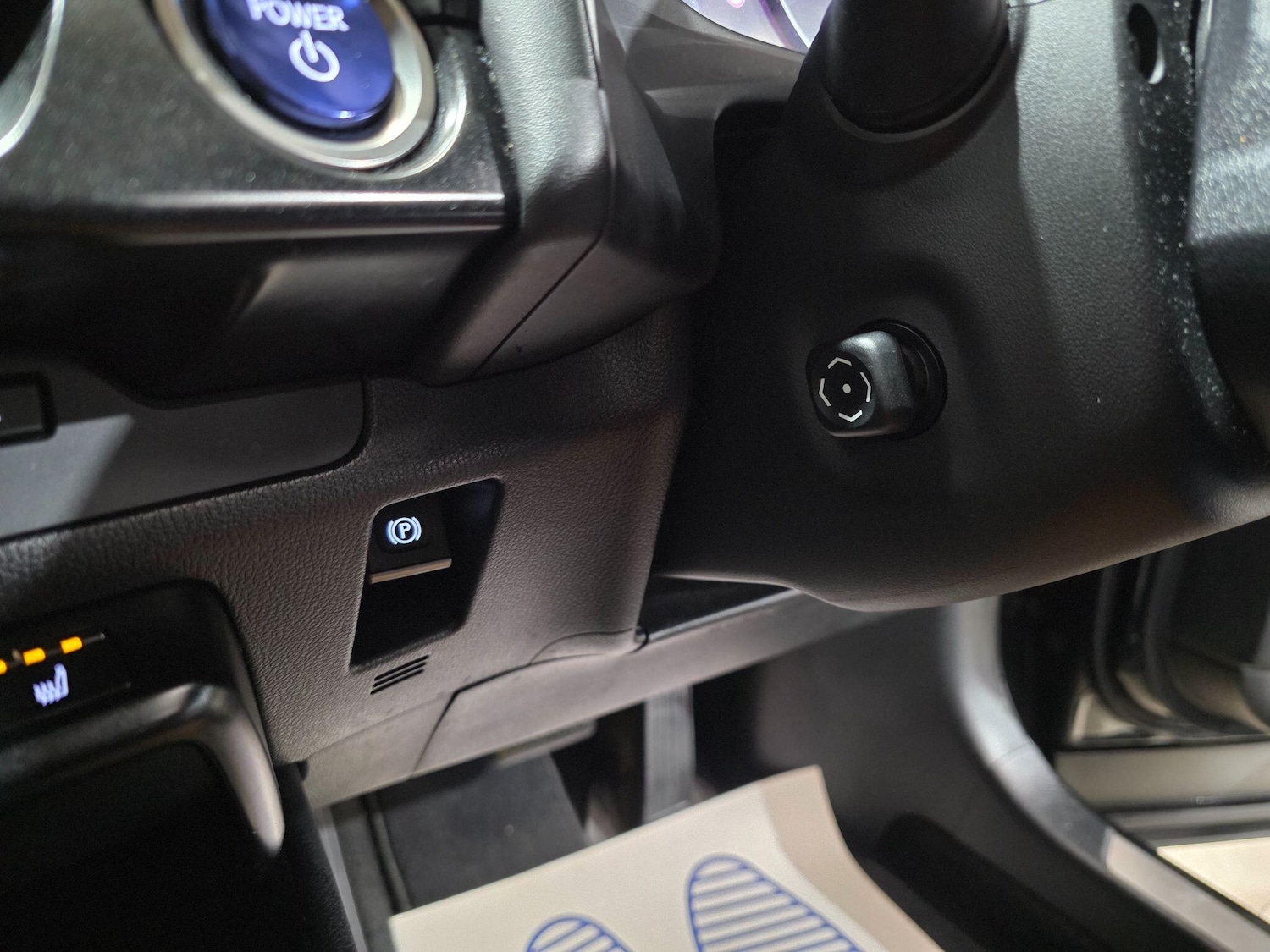 Used Lexus UX 2020 for sale - 76801532: Photo 27