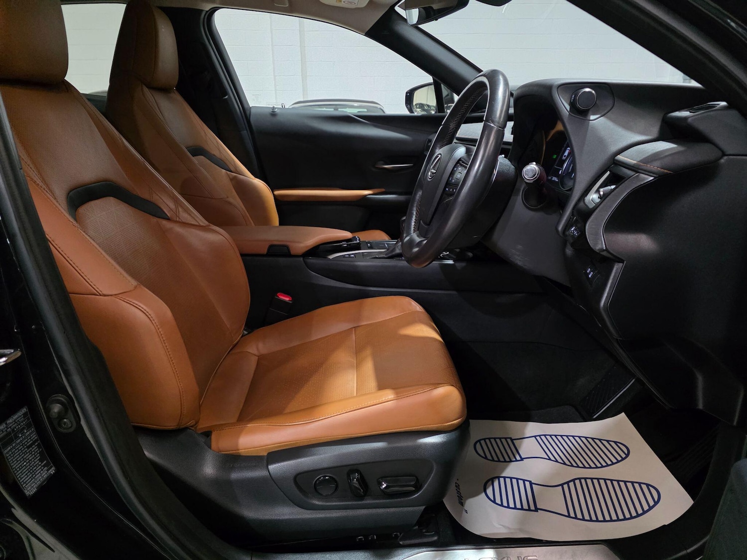 Used Lexus UX 2020 for sale - 76801532: Photo 6