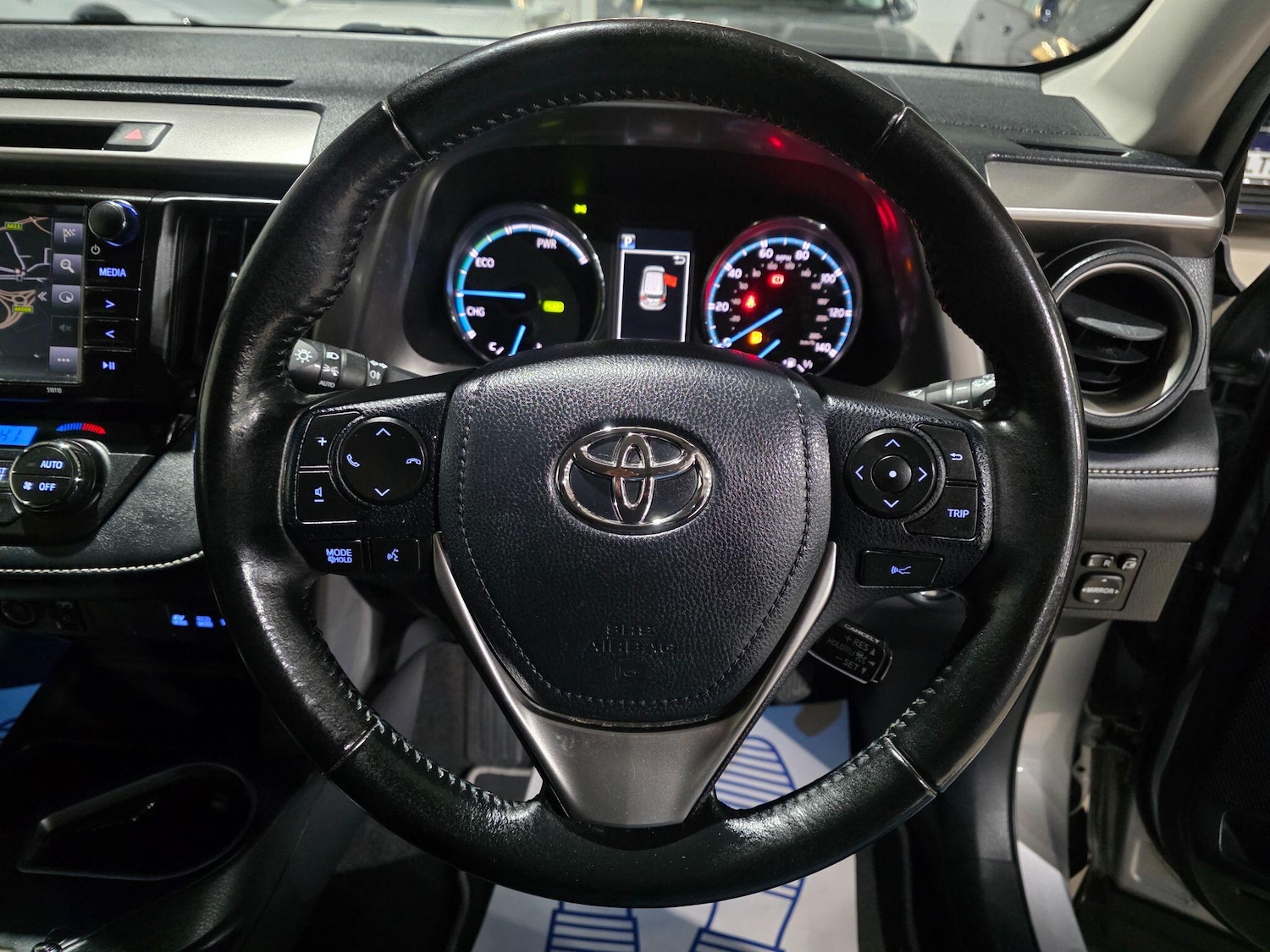 Used Toyota RAV4 2018 for sale - 77119943: Photo 16
