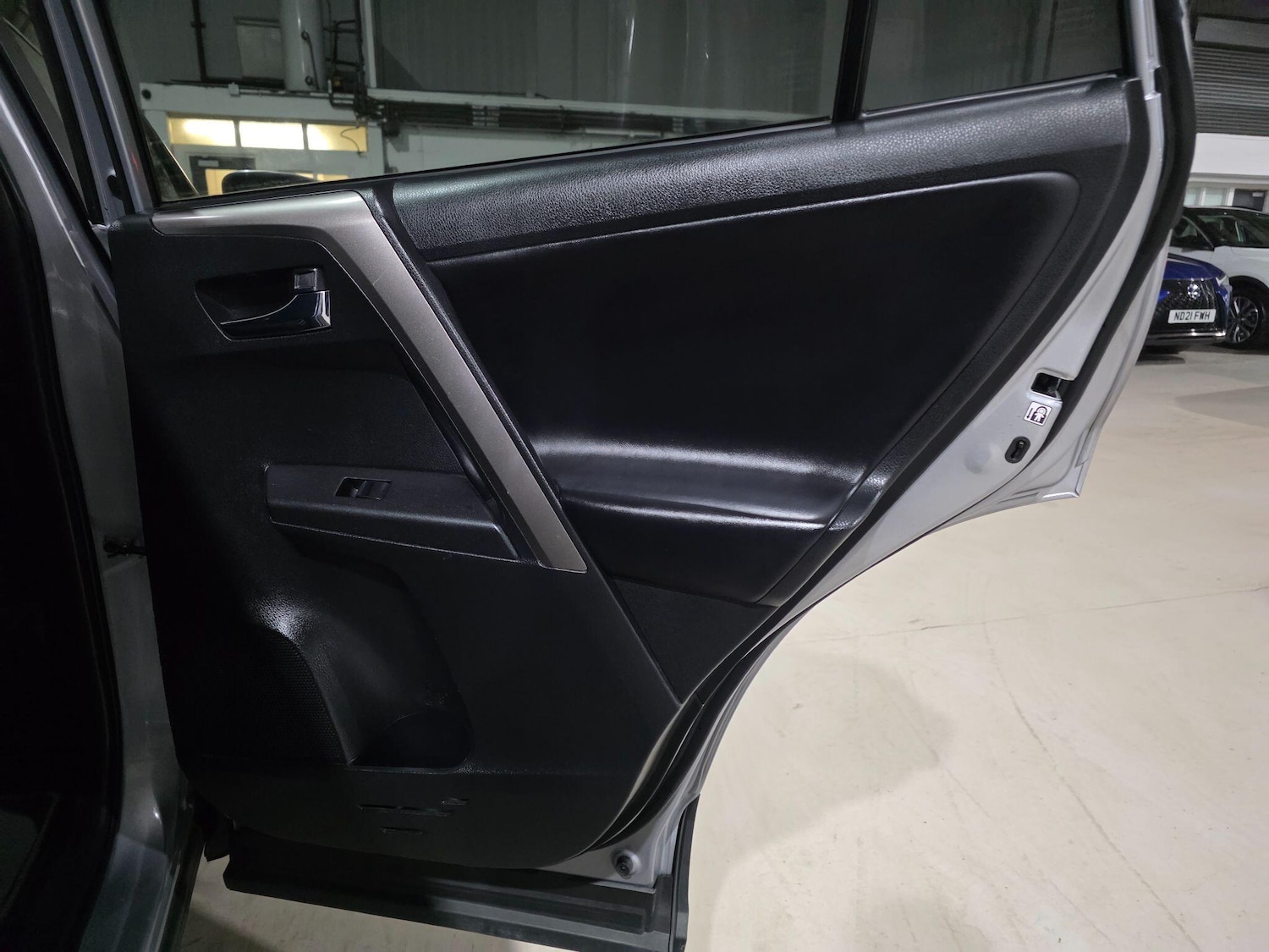 Used Toyota RAV4 2018 for sale - 77119943: Photo 21