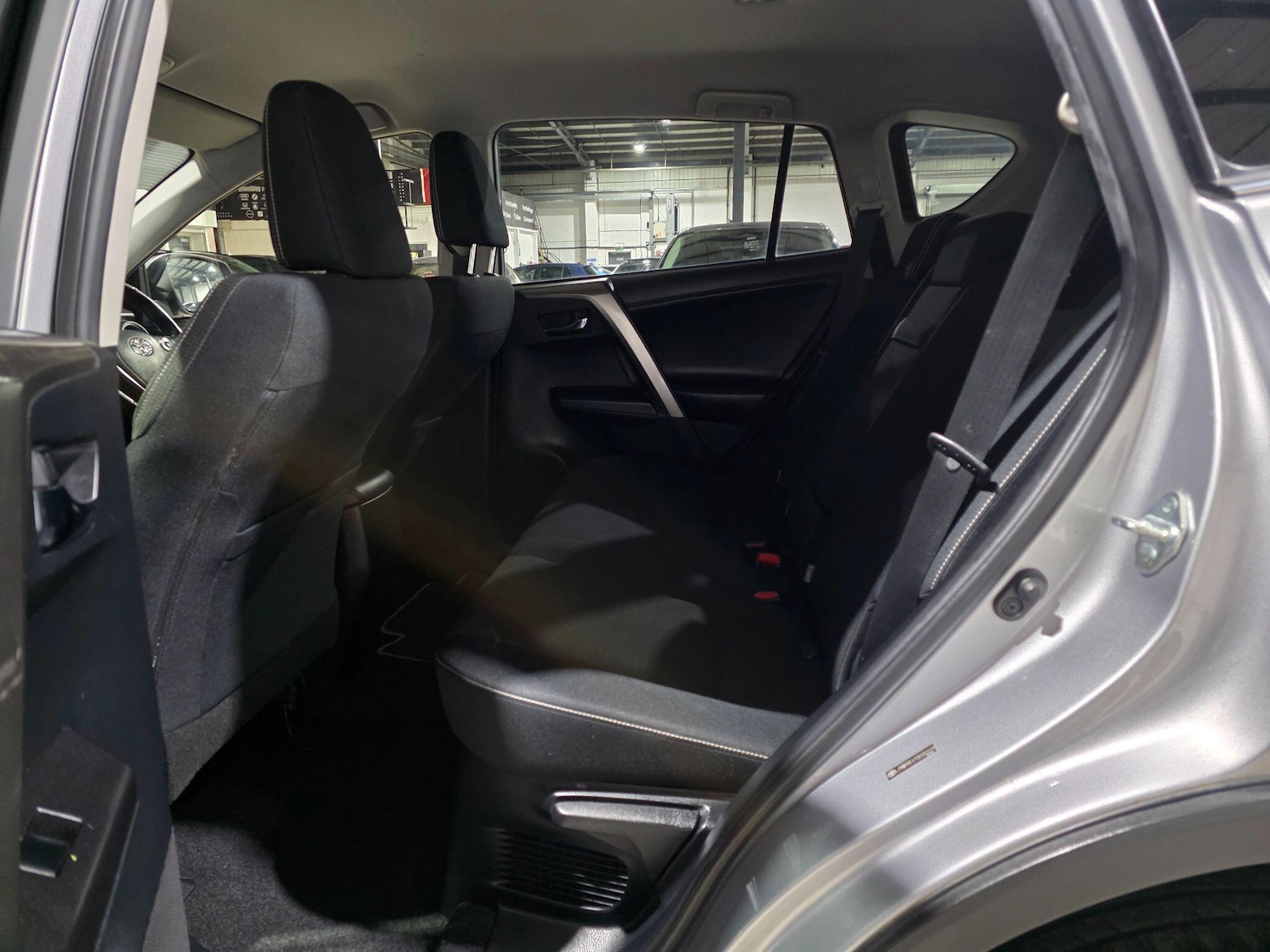 Used Toyota RAV4 2018 for sale - 77119943: Photo 24