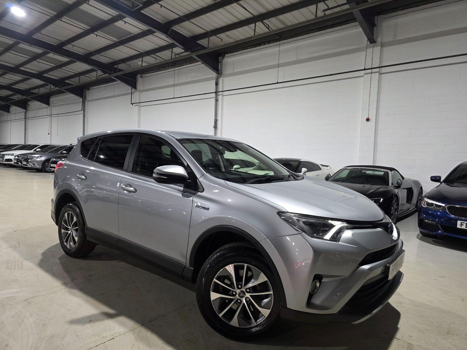 Used Toyota RAV4 2018 for sale - 77119943: Photo 3