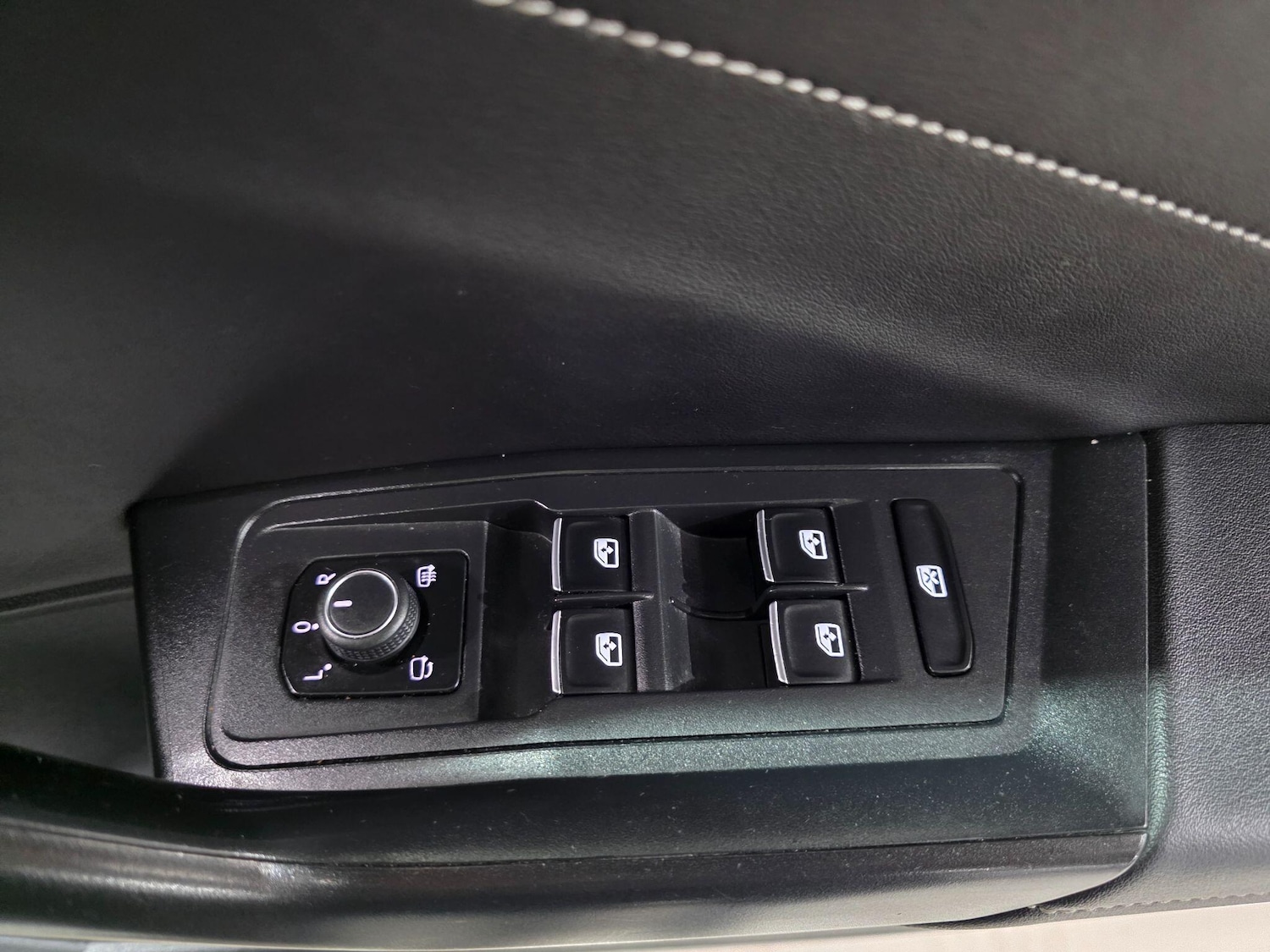 Used Volkswagen T-Roc 2022 for sale - 76823418: Photo 14