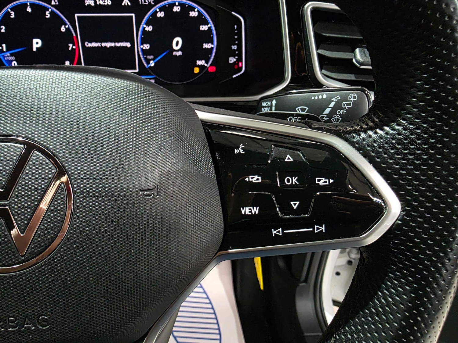 Used Volkswagen T-Roc 2022 for sale - 76823418: Photo 16