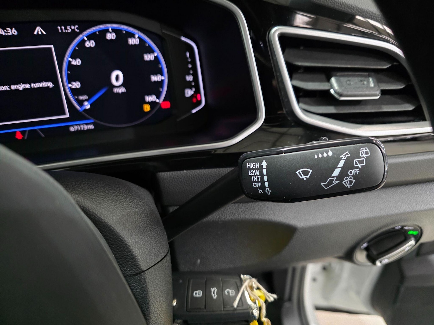 Used Volkswagen T-Roc 2022 for sale - 76823418: Photo 18