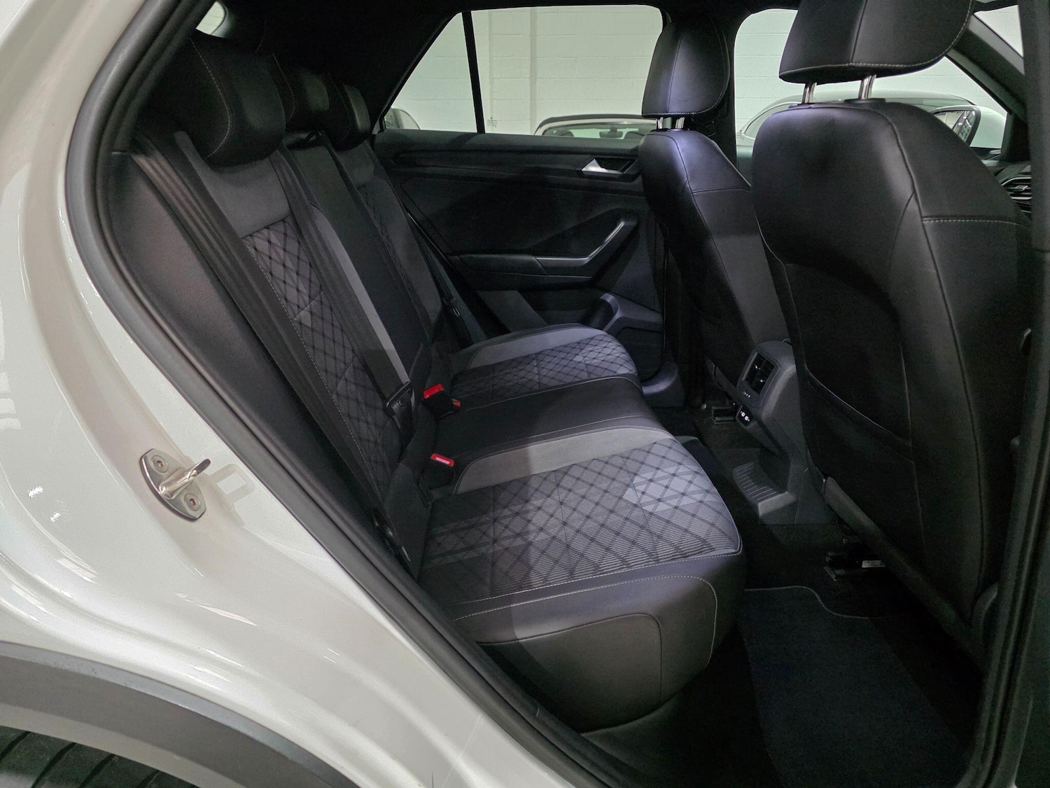 Used Volkswagen T-Roc 2022 for sale - 76823418: Photo 22