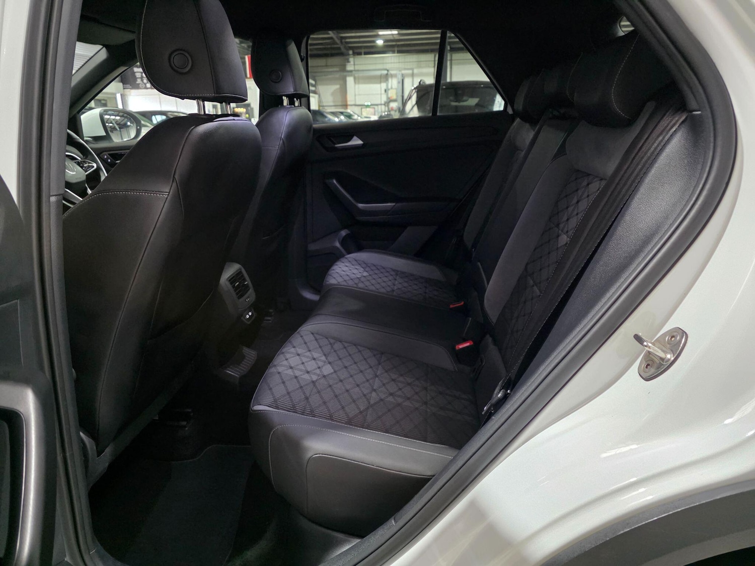 Used Volkswagen T-Roc 2022 for sale - 76823418: Photo 23