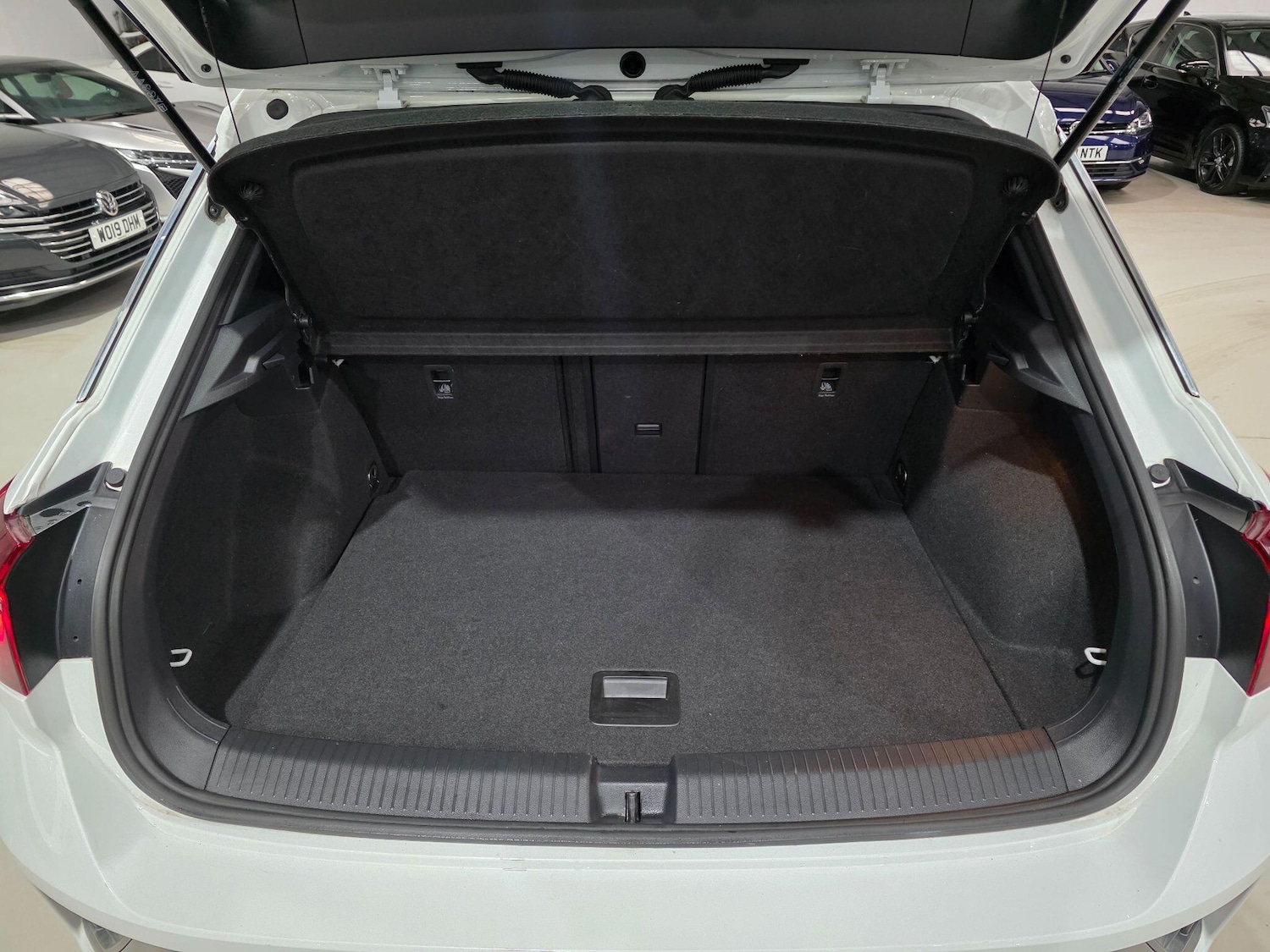 Used Volkswagen T-Roc 2022 for sale - 76823418: Photo 27