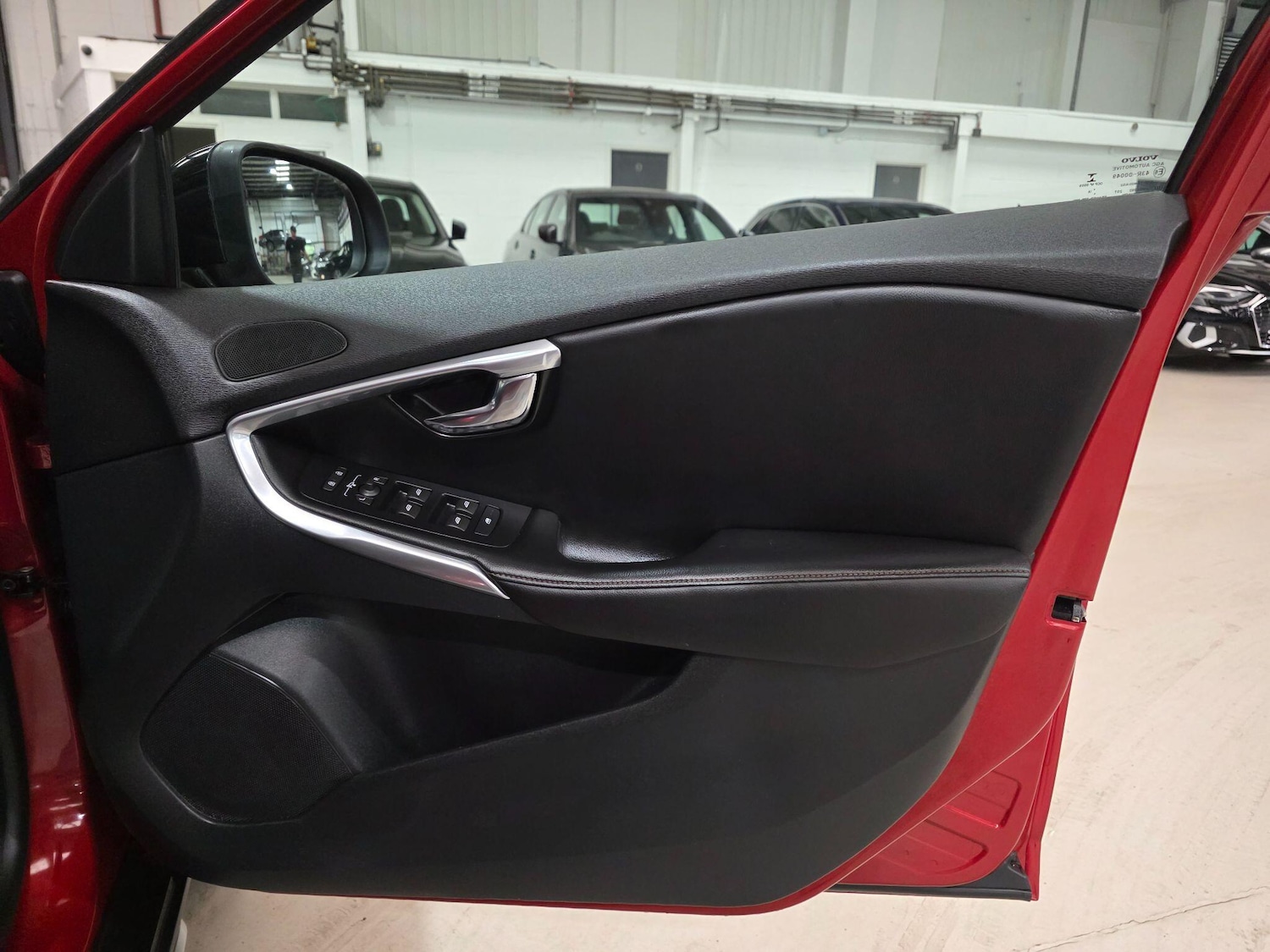 Used Volvo V40 Cross Country 2018 for sale - 76032285: Photo 11