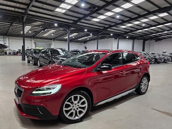 Used Volvo V40 Cross Country 2018 for sale - 76032285: Photo