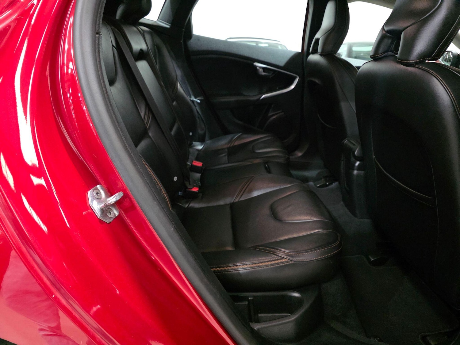 Used Volvo V40 Cross Country 2018 for sale - 76032285: Photo 21