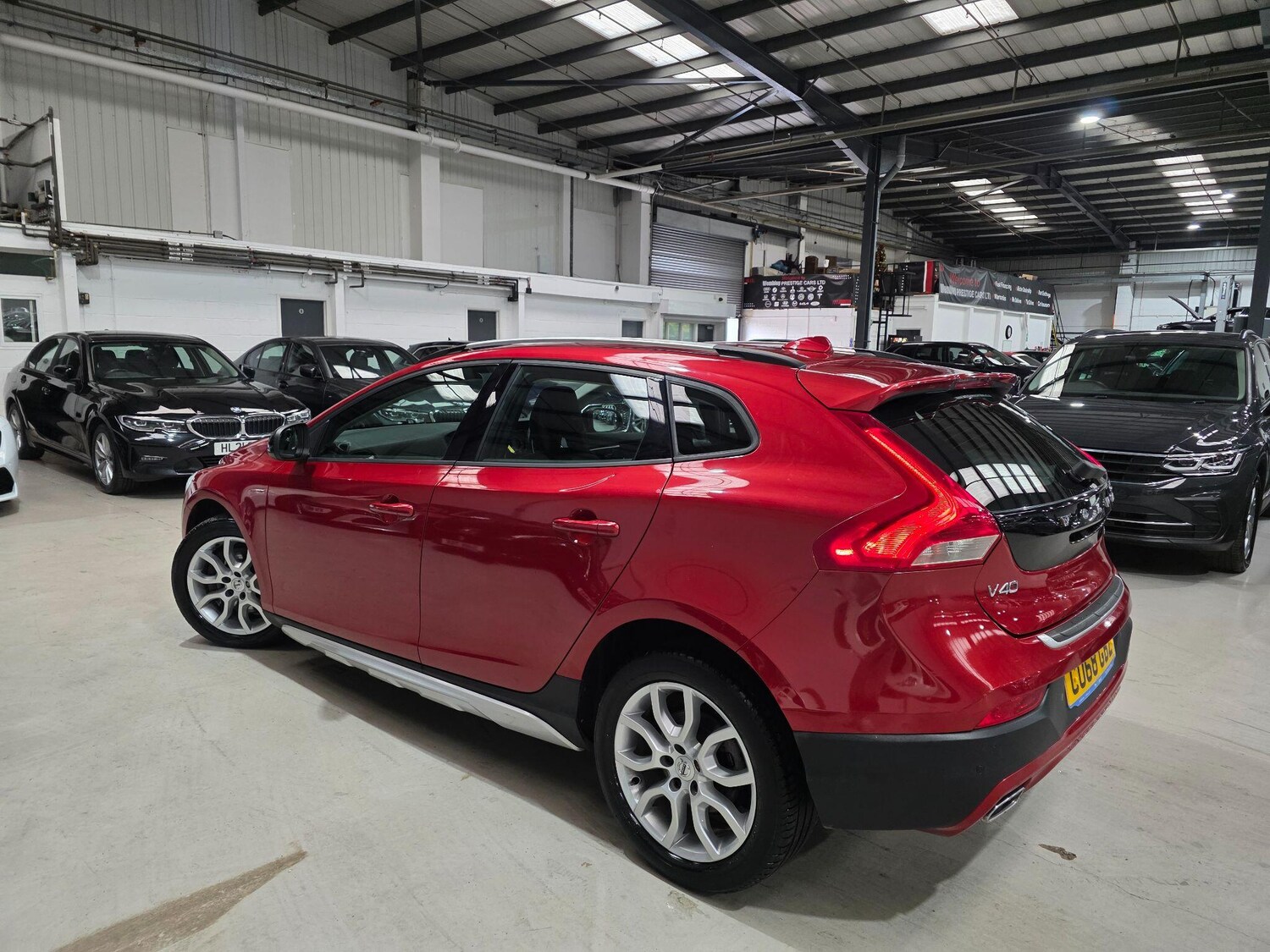 Used Volvo V40 Cross Country 2018 for sale - 76032285: Photo 25
