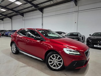 Used Volvo V40 Cross Country 2018 for sale - 76032285: Photo