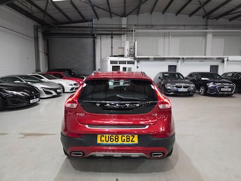 Used Volvo V40 Cross Country 2018 for sale - 76032285: Photo