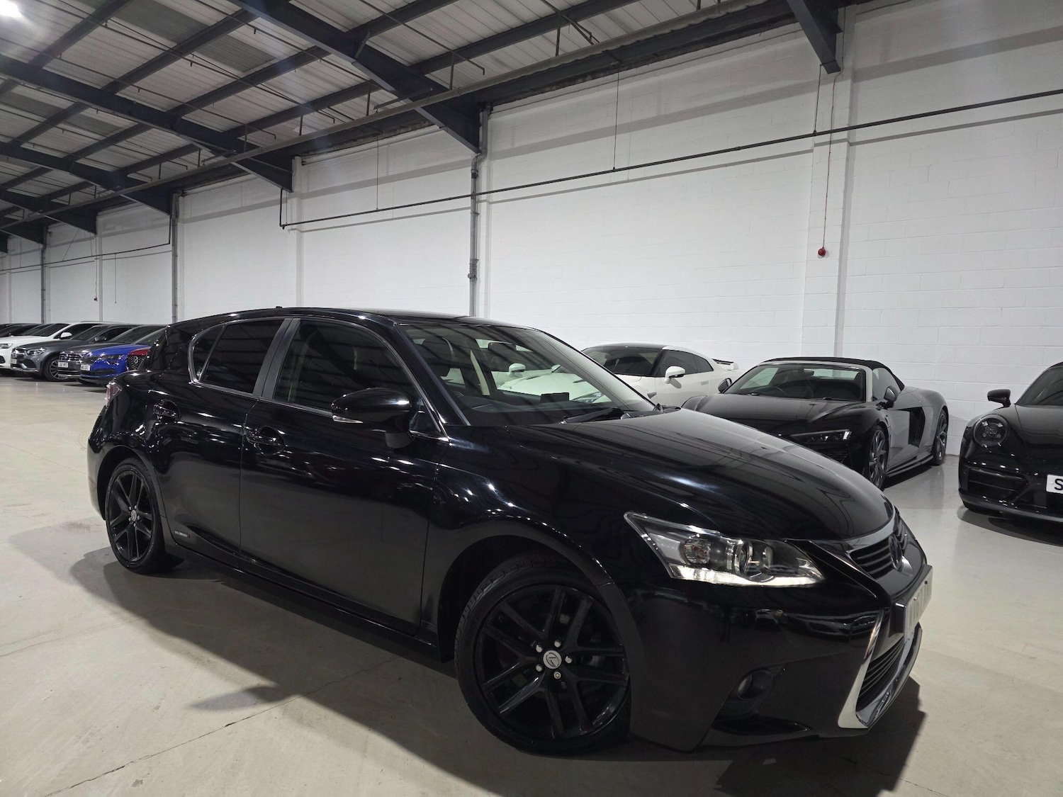 Used Lexus CT 2017 for sale - 76657014: Photo 3