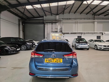 Used Toyota Auris 2017 for sale - 77783201: Photo