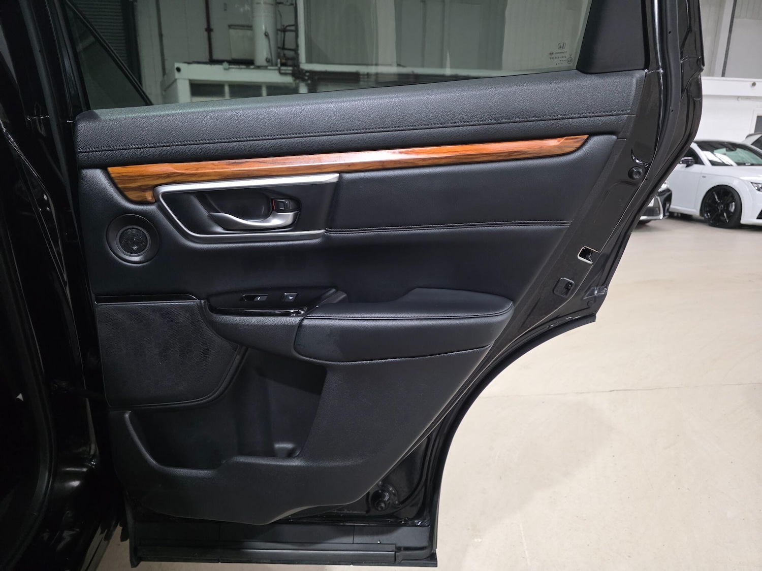 Used Honda CR-V 2018 for sale - 76823455: Photo 25