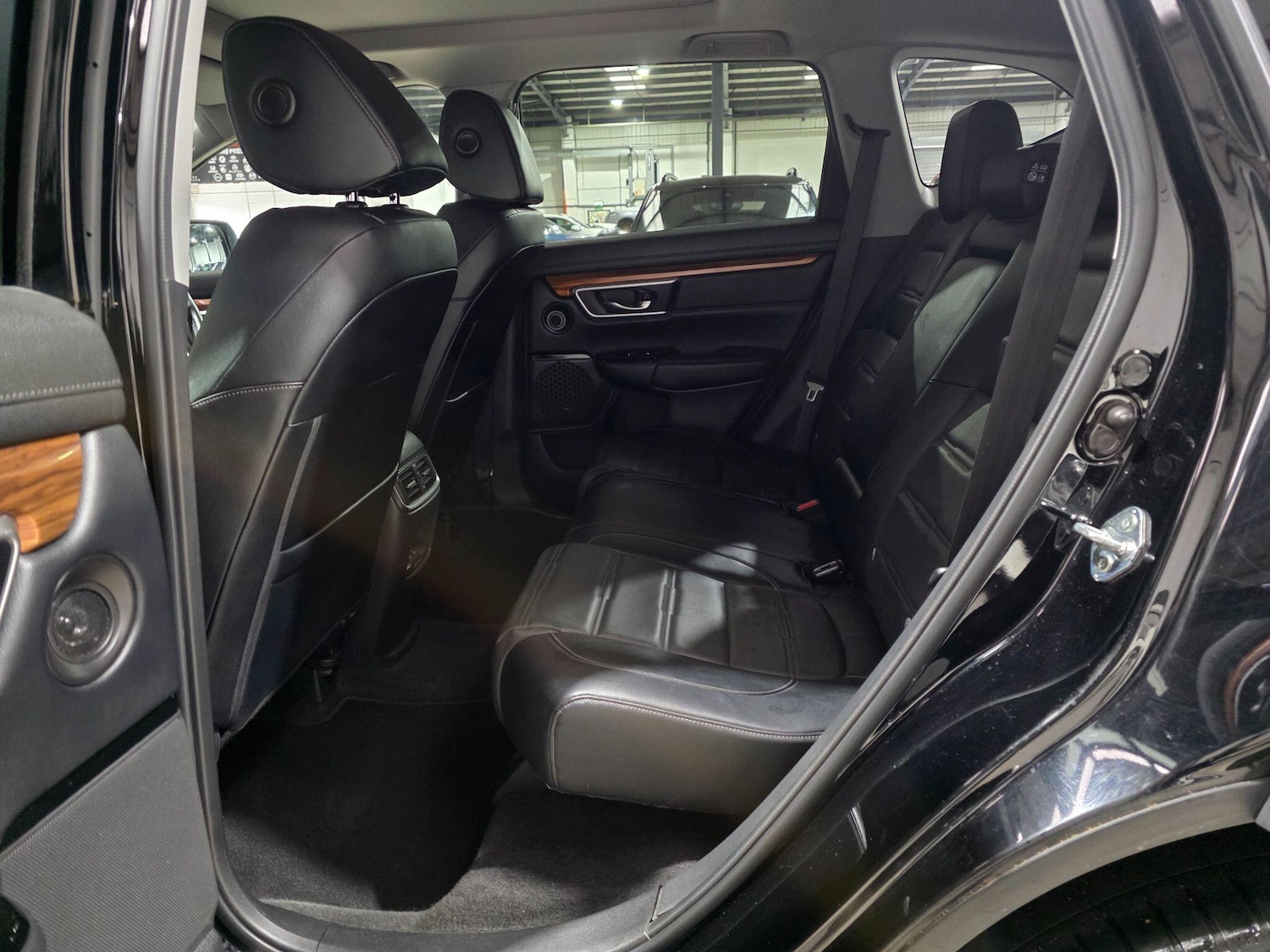 Used Honda CR-V 2018 for sale - 76823455: Photo 28