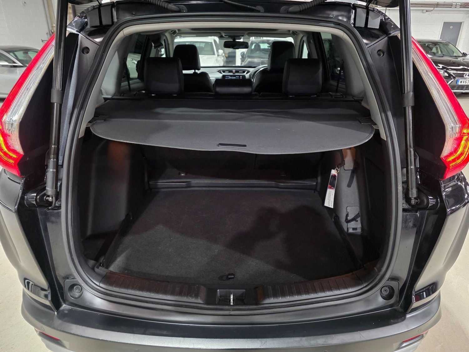 Used Honda CR-V 2018 for sale - 76823455: Photo 32