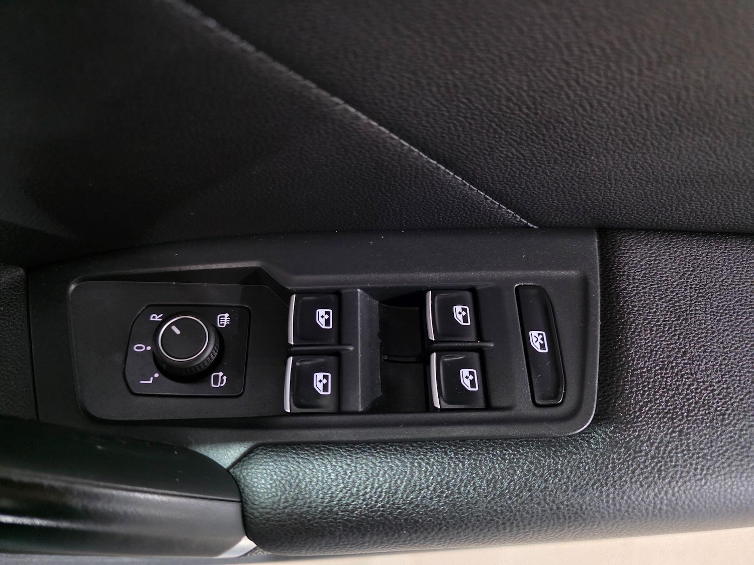 Used Volkswagen Tiguan 2017 for sale - 76988883: Photo 18