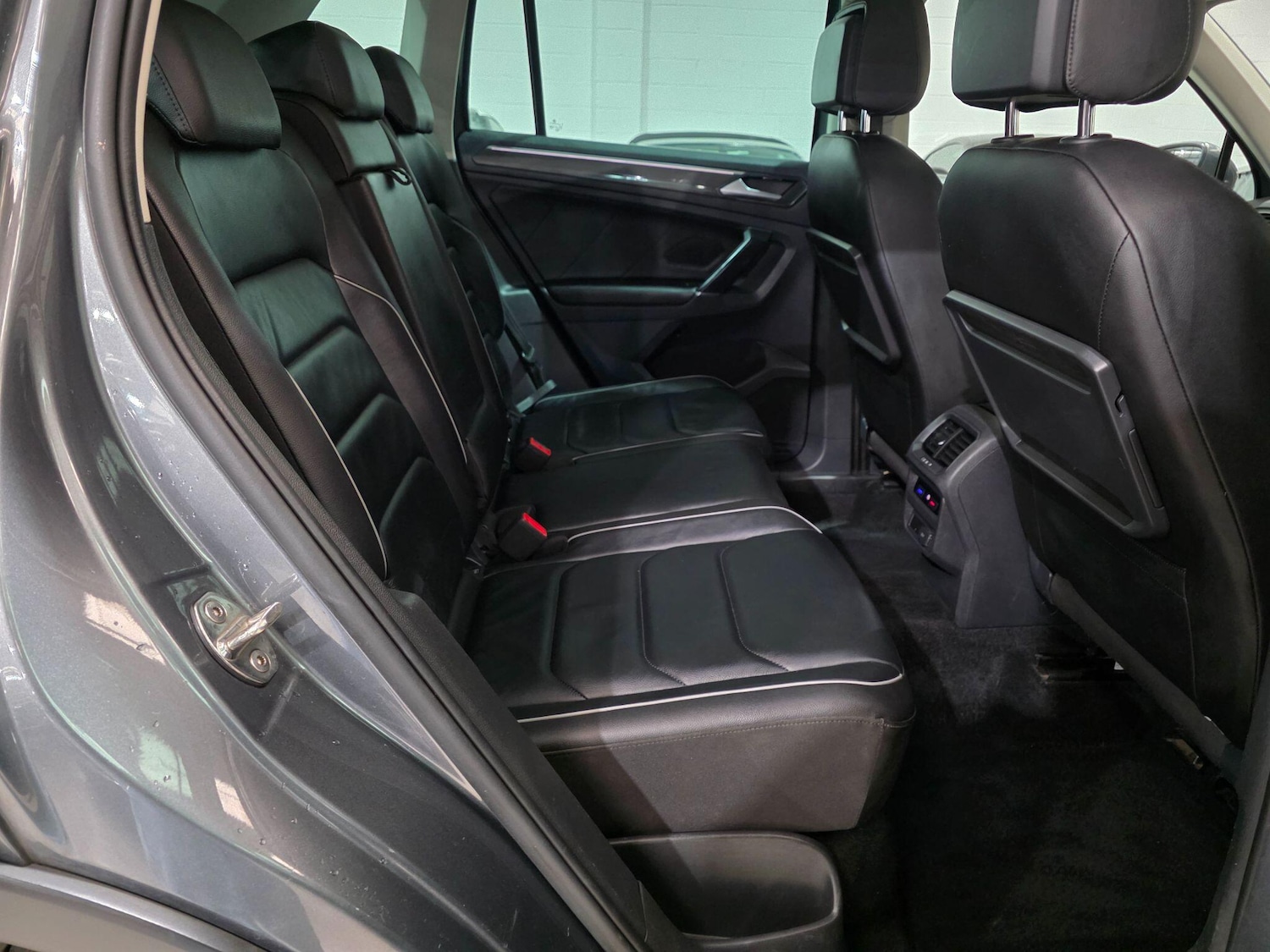 Used Volkswagen Tiguan 2017 for sale - 76988883: Photo 28