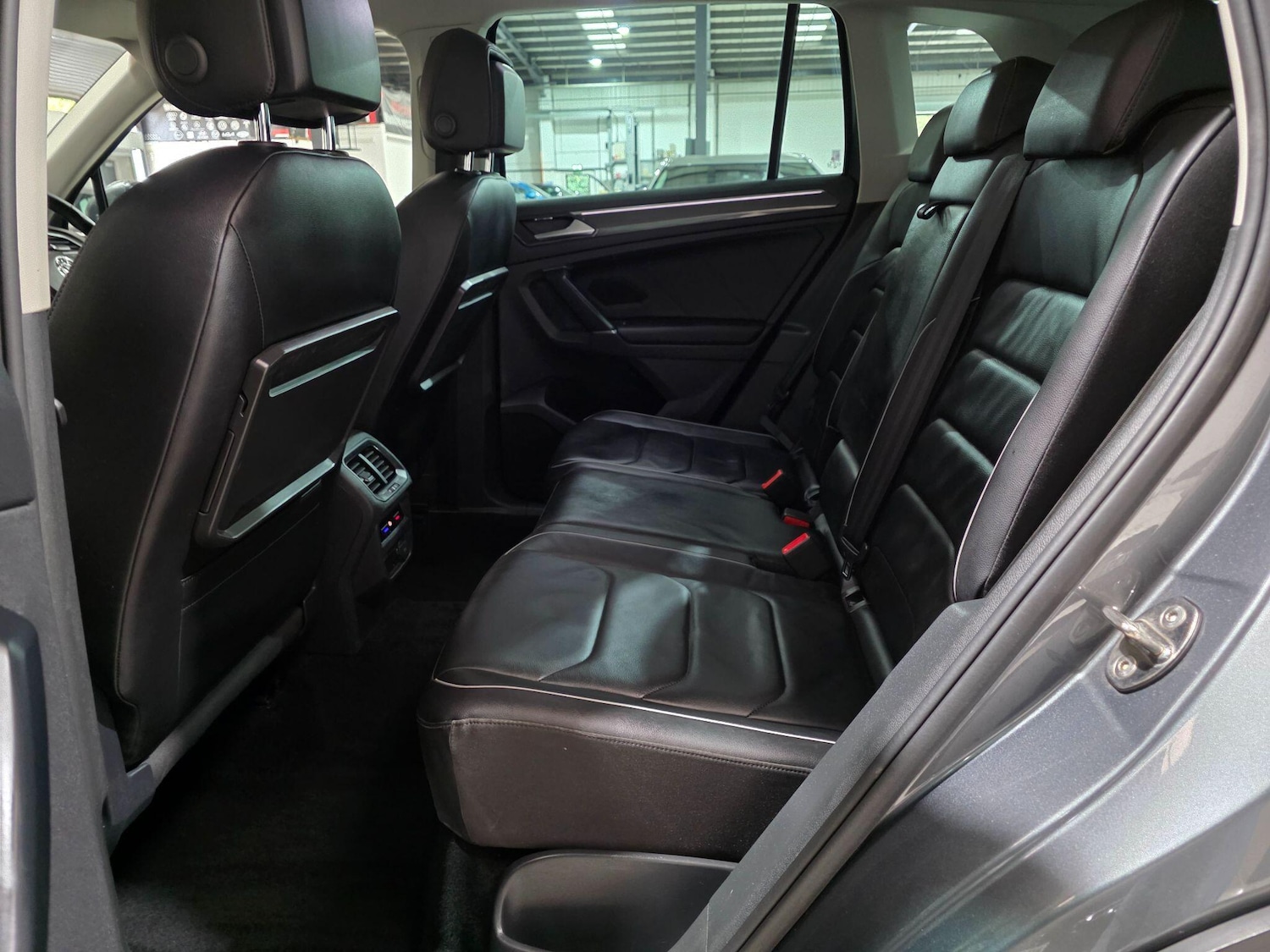 Used Volkswagen Tiguan 2017 for sale - 76988883: Photo 30