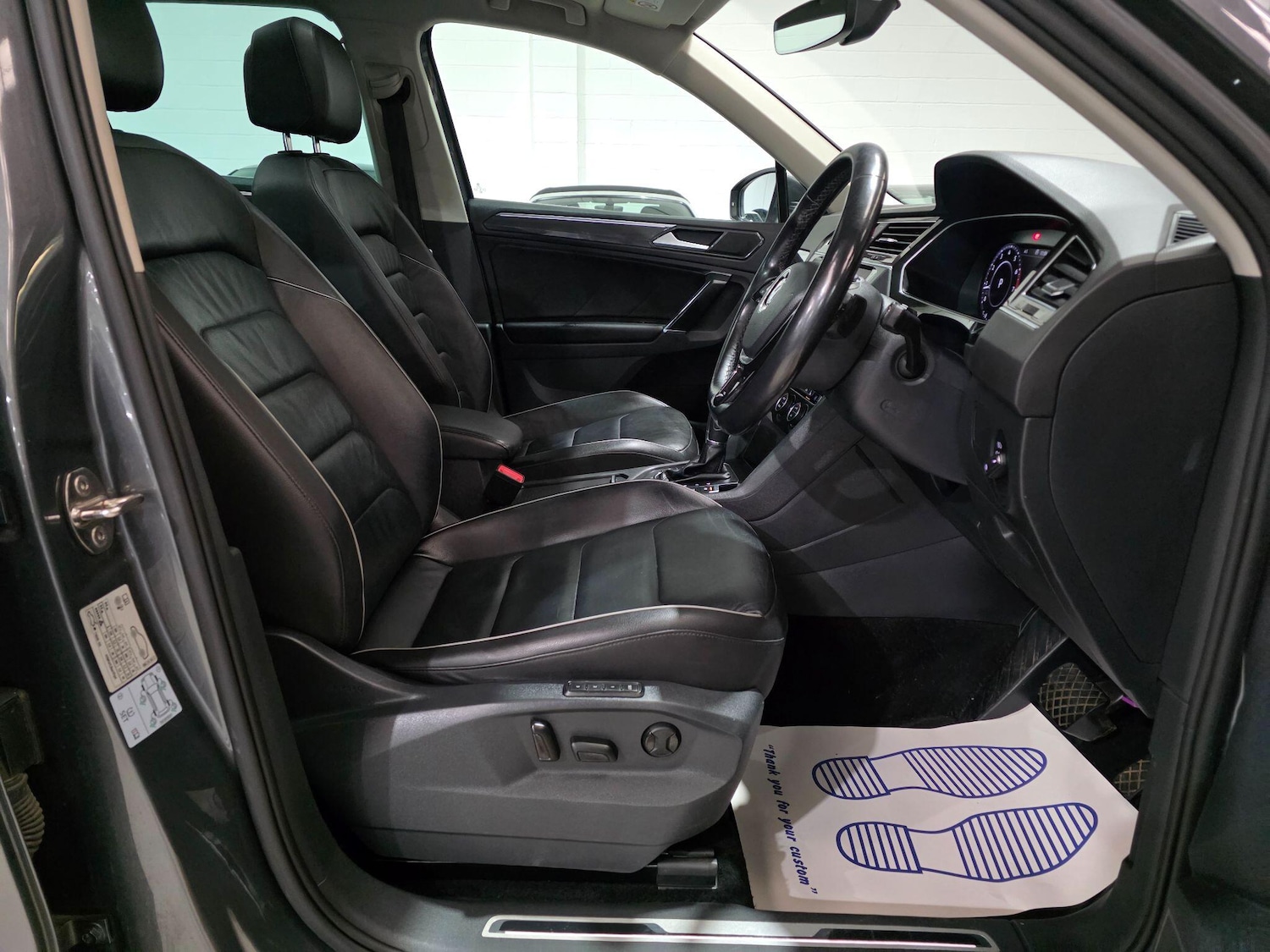 Used Volkswagen Tiguan 2017 for sale - 76988883: Photo 6