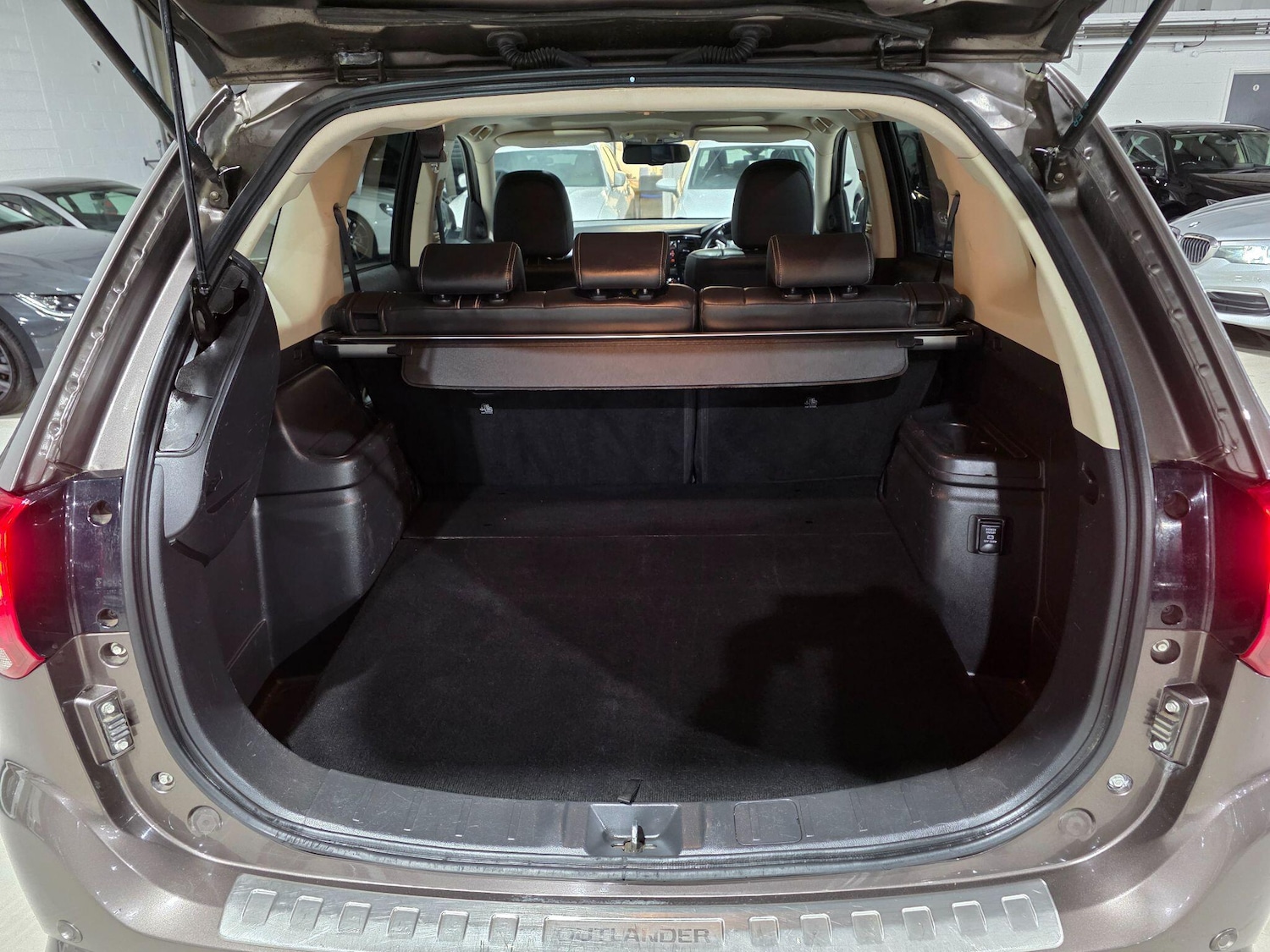 Used Mitsubishi Outlander 2016 for sale - 76832925: Photo 29