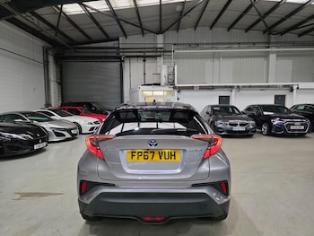 Used Toyota C-HR 2017 for sale - 76094375: Photo