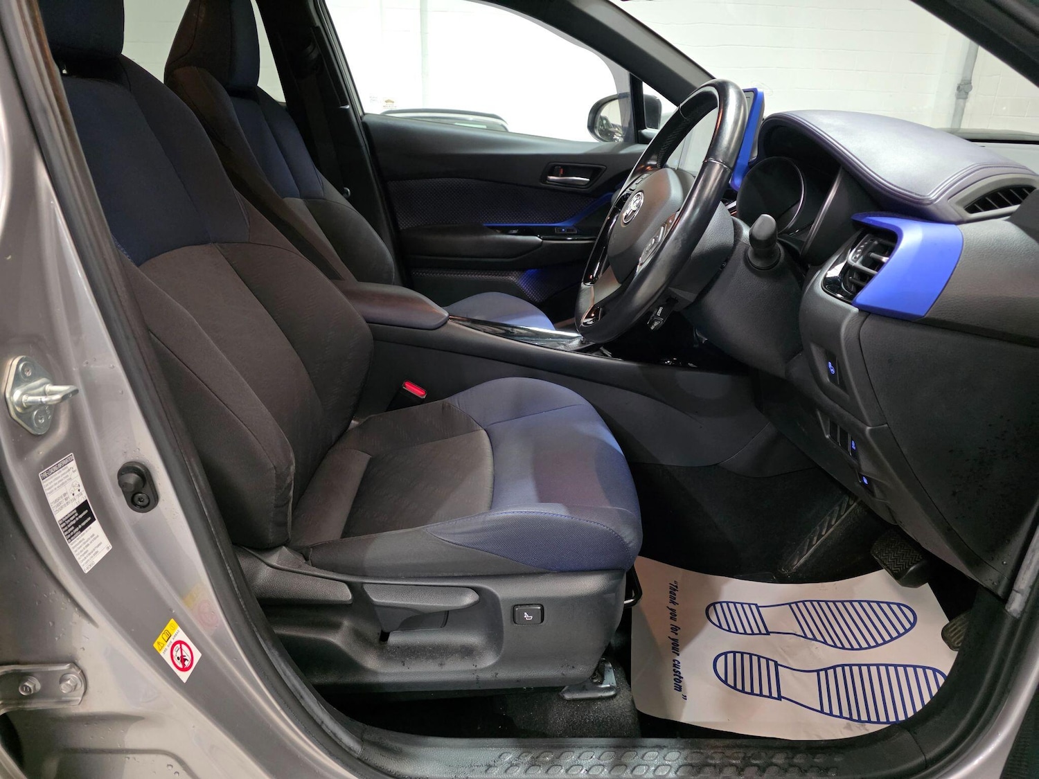 Used Toyota C-HR 2017 for sale - 76094375: Photo 6